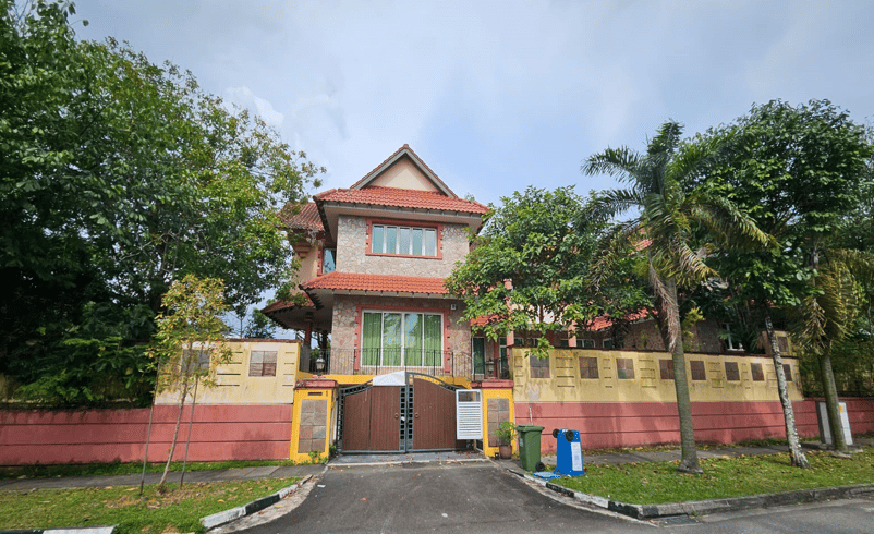 Freehold Bungalow In Caldecott Hill Estate Good Class Bungalow (Gcb) Area Put Up For Sale Via Private Treaty For An Indicative Price Of $21.8 Million