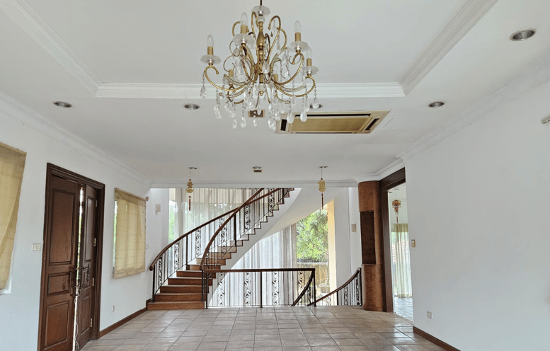 Freehold Bungalow In Caldecott Hill Estate Good Class Bungalow (Gcb) Area Put Up For Sale Via Private Treaty For An Indicative Price Of $21.8 Million