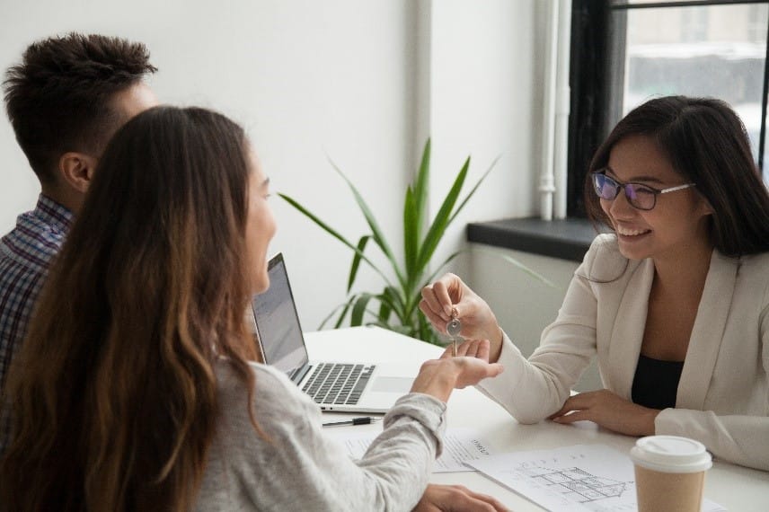 Work With A Property Agent To Avoid Pitfalls And Expensive Mistakes 