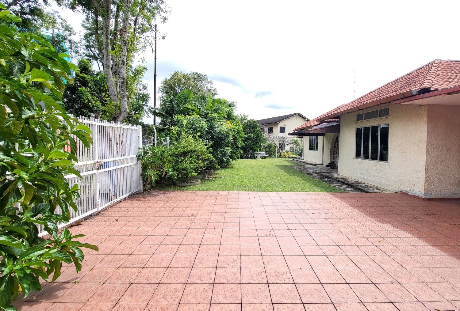 Freehold Bungalow In Clifton Vale In Braddell Heights Sold Via Tender For $19 Million